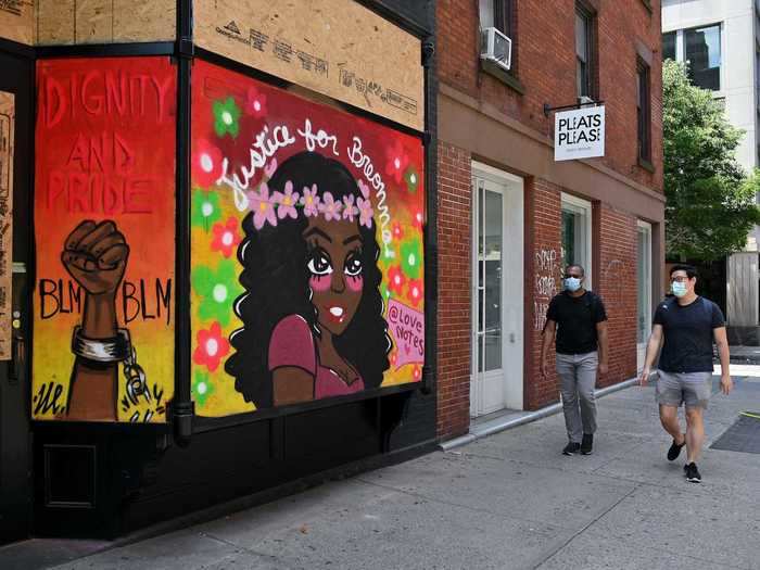 In front of the NARS cosmetics store on Prince Street, Love Lovenotes painted a mural dedicated to Breonna Taylor.