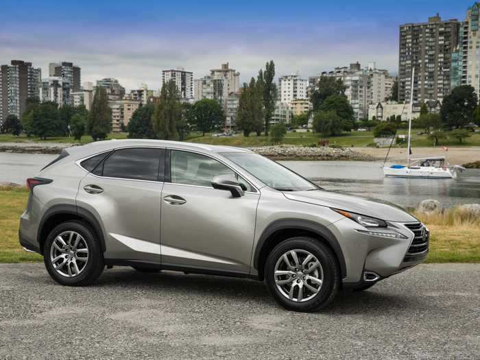 4. Lexus NX 200t 4WD