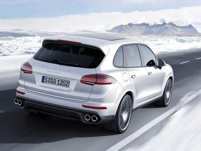 6. Porsche Cayenne 4WD