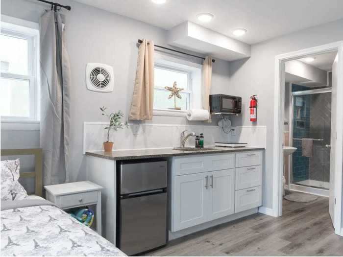 Atlantic City: Beach block apartment, $115