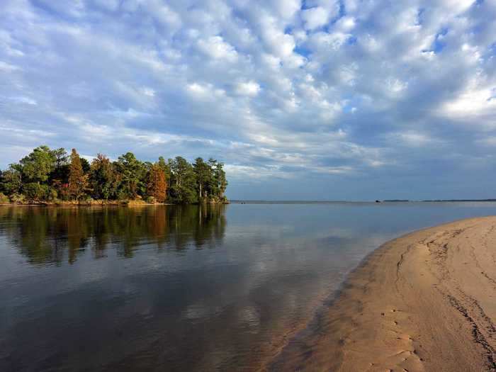 Known as the "Colonial Parkway," State Route 90003 in Virginia is a short but not heavily trafficked highway.