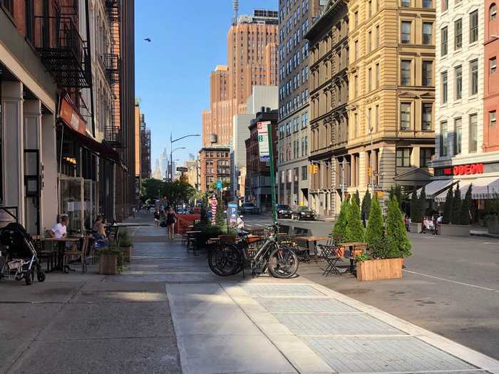 When I walked up to the restaurant, I saw that it had taken over what would be parking spaces to create its own patio rather than crowd the sidewalk.