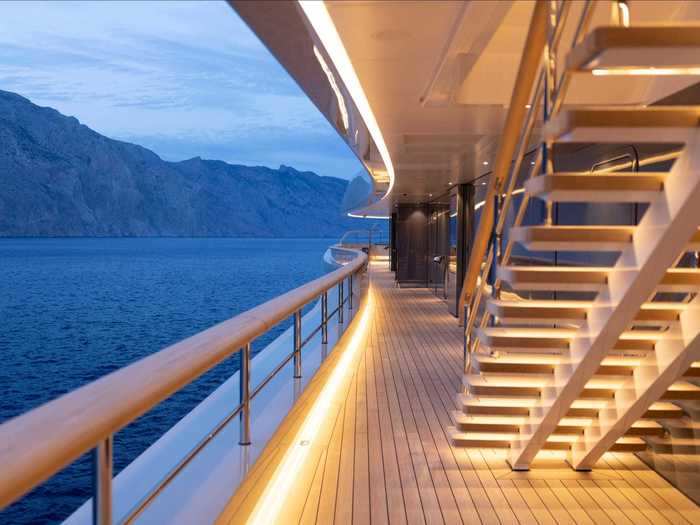 For instance, each of the 11 cabins opens up to a deck that can be partitioned into private balconies thanks to sliding panels.