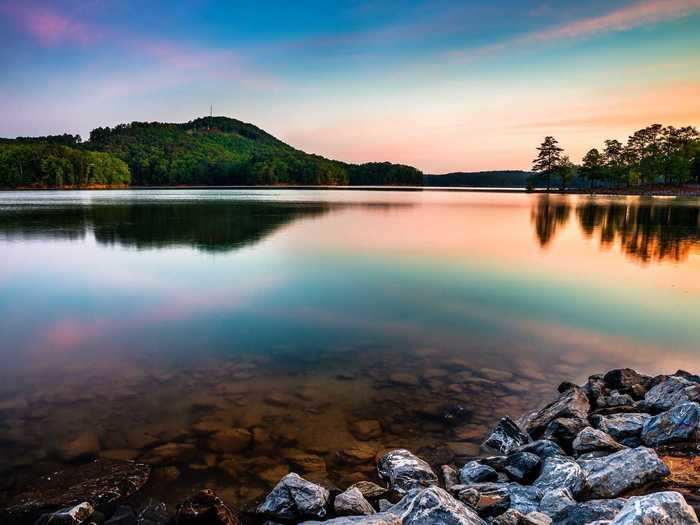 Lake Allatoona in Georgia spans more than 12,000 acres and offers 270 miles of shoreline.