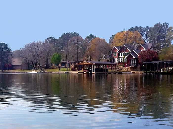 Lake Hamilton in Garland County, Arkansas, is a 7,200-acre reservoir located near Hot Springs, Arkansas.