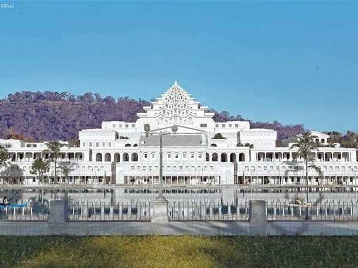 Instead of the Parliament House in Canberra, the plan was to build a pyramid-shaped structure that was meant for the people.