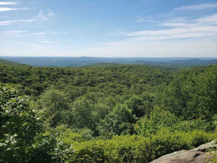 NEW JERSEY: Otter Hole, Wyanokie Crest, Highlands and Hewitt-Butler Trail near Ringwood