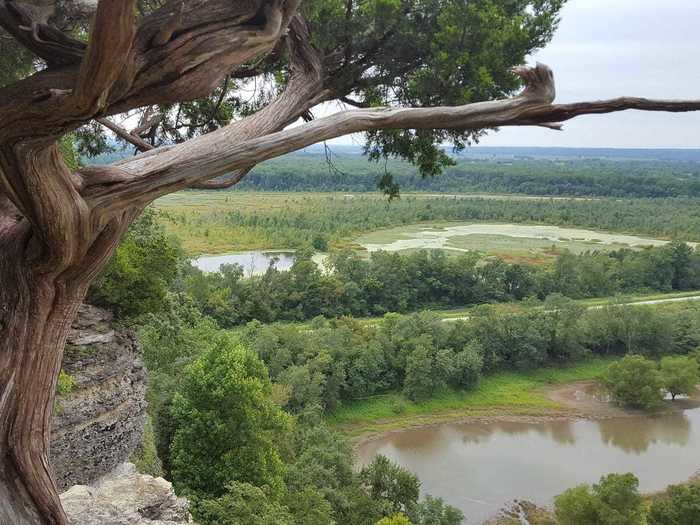 ILLINOIS: Inspiration Point Trail near Wolf Lake