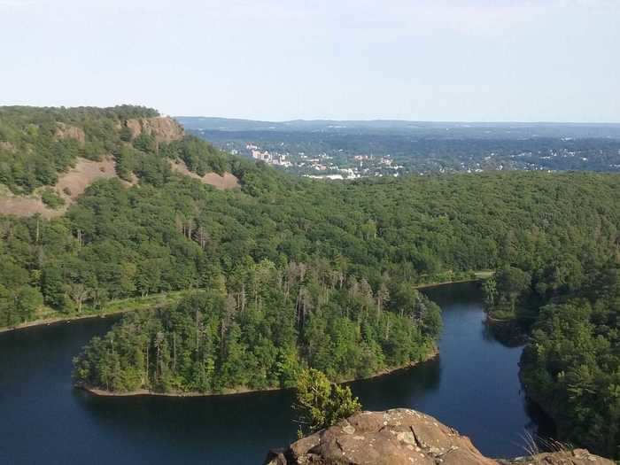 CONNECTICUT: Cat-Hole Pass to Castle Craig near Meriden