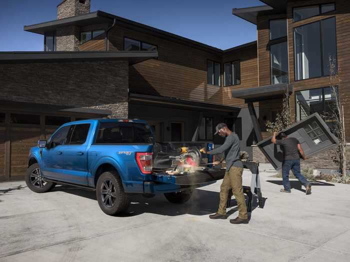 ... And contractors. The focus is on the tailgate, the "working end" of the truck, as Ford termed it.