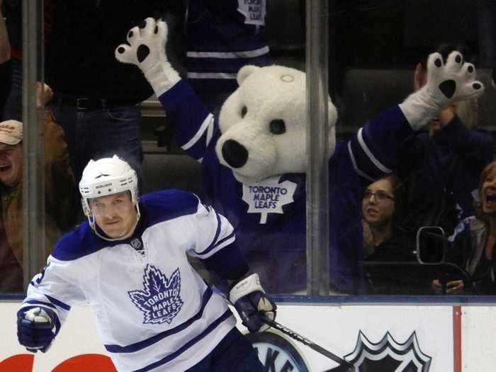 31. Carlton the Bear — Toronto Maple Leafs (NHL)