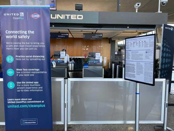 They were also at check-in, unlike in Orlando. United is partnering with Clorox and the Cleveland Clinic to ensure that its planes are cleaned.