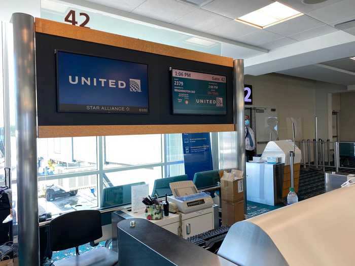 Other than that, though, there was little signage about United