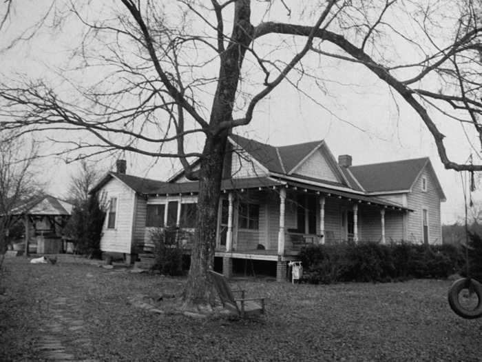 On the afternoon of November 30, 1954, locals in Sylacauga, Alabama, reported a bright streak in the sky.