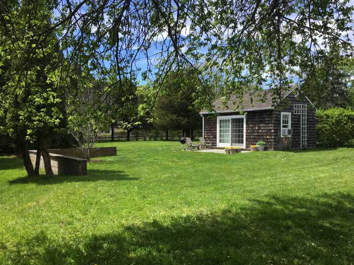 Meadow cottage in Bridgehampton, $299