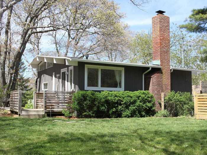 Vintage bungalow in Montauk, $220