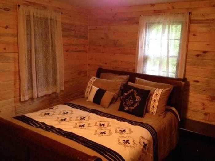 Restored Schroon River cabin in Warrensburg, $125