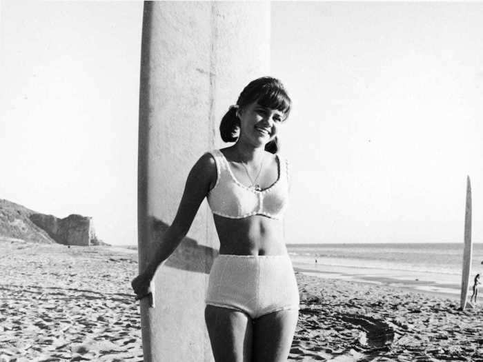 In 1965, actress Sally Field posed in a high-waisted bikini.