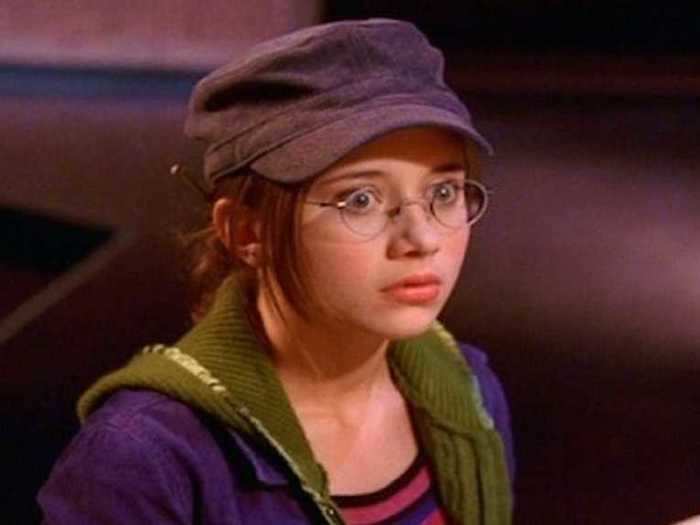 Songwriter and pianist Kelsi Nielsen was played by Olesya Rulin.