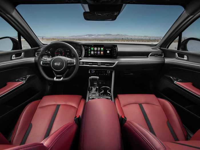 The interior comes with either an eight- or 10.25-inch hi-res color touchscreen.