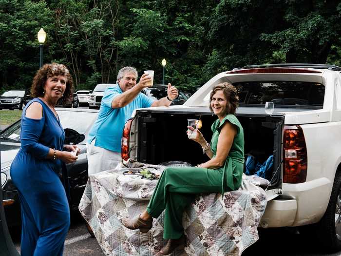 From drive-in-friendly food to a live band playing before the ceremony, every aspect of Shannon and Steven Sminkey