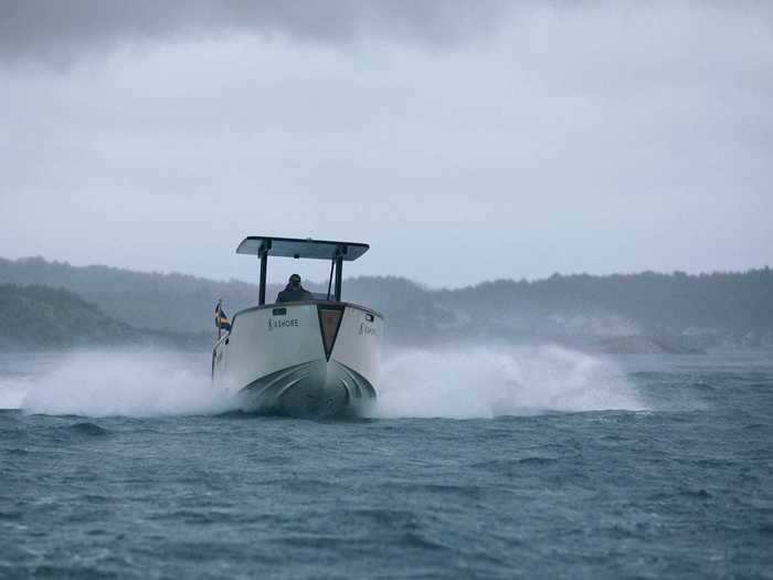 Cruising speed is 24 knots, but it can reach up to 40 knots.