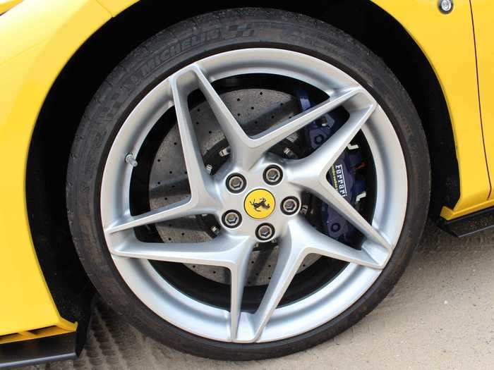 The blue brake calipers and ventilated discs, also front and rear, combined to deliver prodigious stopping power.