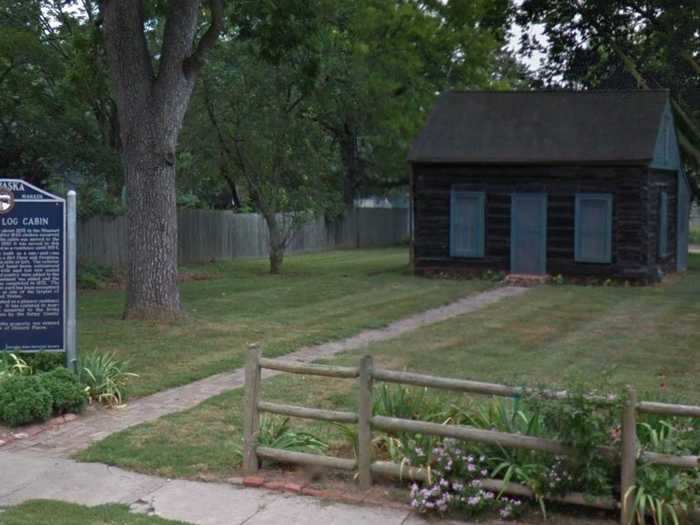 NEBRASKA: Log Cabin in Bellevue