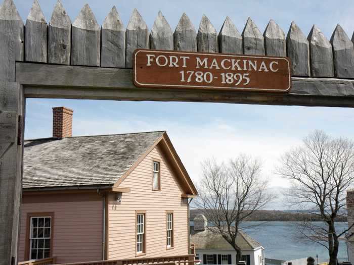 MICHIGAN: Fort Mackinac on Mackinac Island