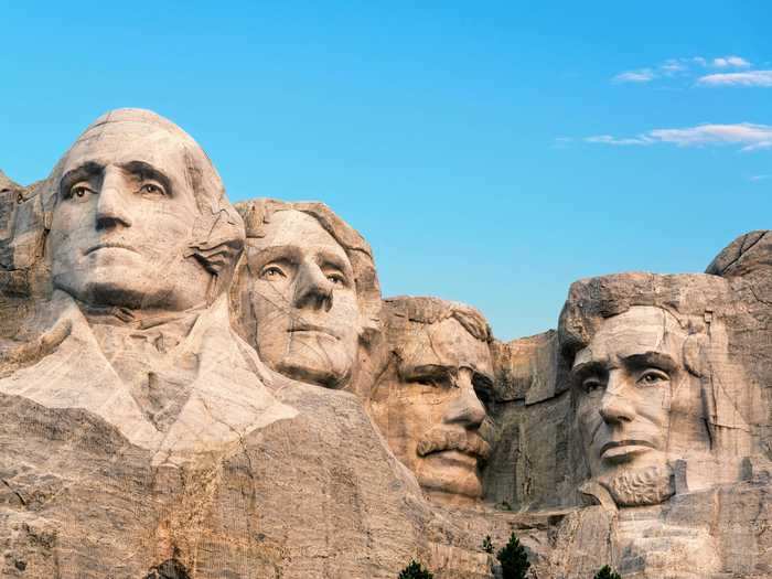 In photos we see of the sculpture, the heads of George Washington, Thomas Jefferson, Theodore Roosevelt, and Abraham Lincoln loom large.