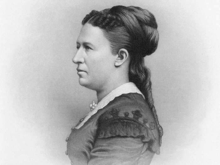 Julia Grant developed a love for reading novels and poetry in her early years.