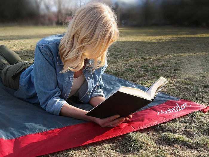 The best compact picnic blanket