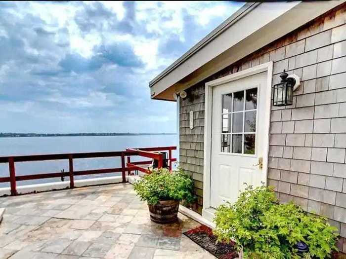 Rhode Island: Waterfront home in Edgewood, $171 per night