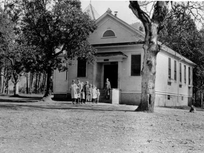 Hugo High School, pictured below in 1926, was a school in Hugo, Oregon, from 1892 to 1967.