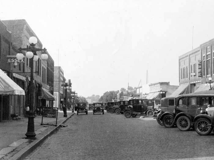 The main street in Manning, Iowa, was a dirt road until it was paved in 1915, according to Manning Community.