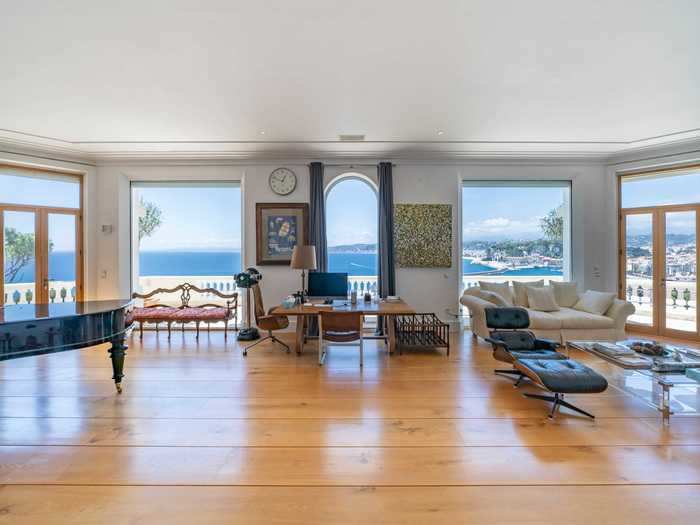 A sweeping view of the port of Nice and the Promenade des Anglais greets you as soon as you step inside the front door.