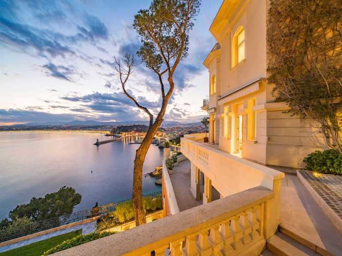 French Riviera locations like Monaco and Villefranche-sur-Mer also appeared in the popular film franchise, but it was this Roaring Twenties villa in Nice that caught the eye of the Scottish actor.