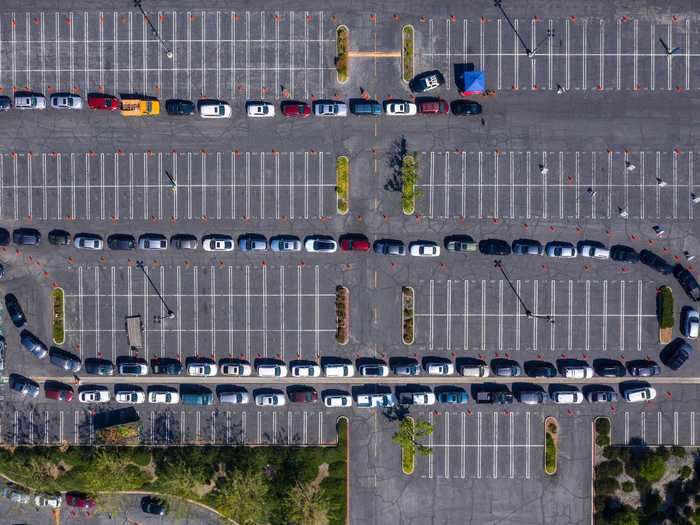 The photo was taken on April 30 in Woodland Hills, California, when Los Angeles tested about 10,000 people in one day, Mayor Eric Garcetti told the LA Times.