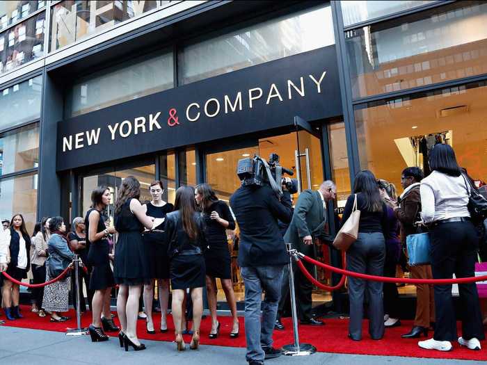 To honor its momentum and its roots, the company opened its flagship store in Manhattan on Lexington Avenue in 2005.