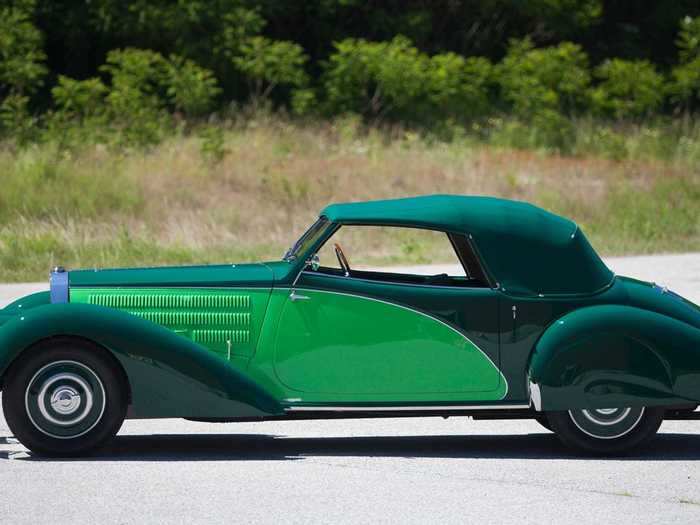 ... and has an Art Deco-esque appearance with a green and cream three-position cabriolet body, according to Gooding and Company.