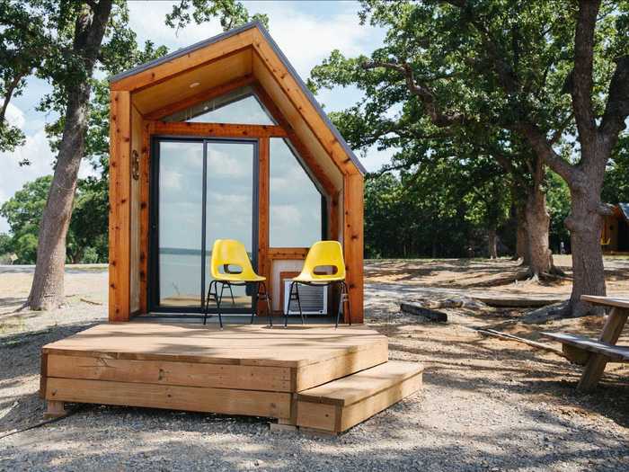 Glamping Hub travelers love Lake Texoma. This brightly lit, wood-paneled tiny house near Eisenhower State Park is the second rental in the area to make the top 15.