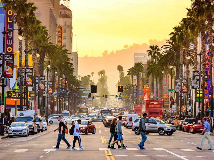 31. The household self-response rate in Los Angeles, California, is 51.8% as of July 13.