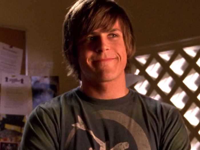 Chris Lowell joined the series on the third season as Stosh "Piz" Piznarski, Wallace