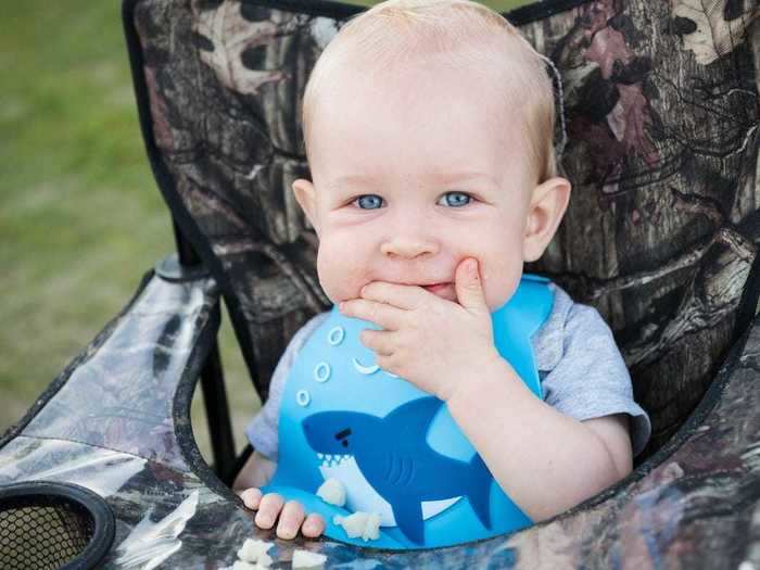 A baby bib that wipes clean