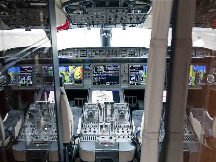 The Global 5500 also offers pilots a modern cockpit with an advanced avionics suite.