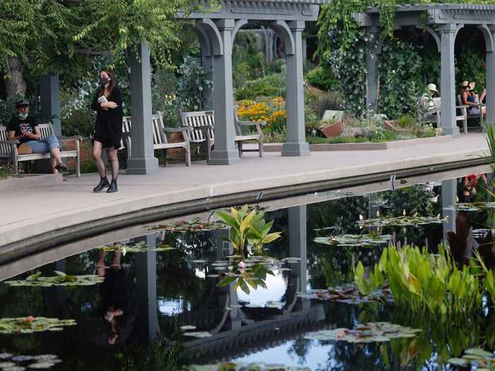 At the York Street location, explore 24 acres of gardens filled with plants from around the world. Conversely, the Chatfield Farms location is a 700-acre refuge for native plants.