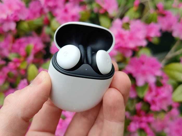 Additional features to consider between the Pixel Buds and OnePlus Buds