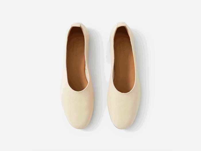 10. A pair of versatile flats