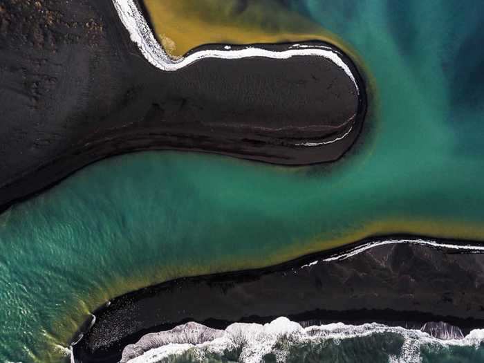 The natural beauty formed by the land of ice and snow has produced truly awe-inspiring photos taken from above.