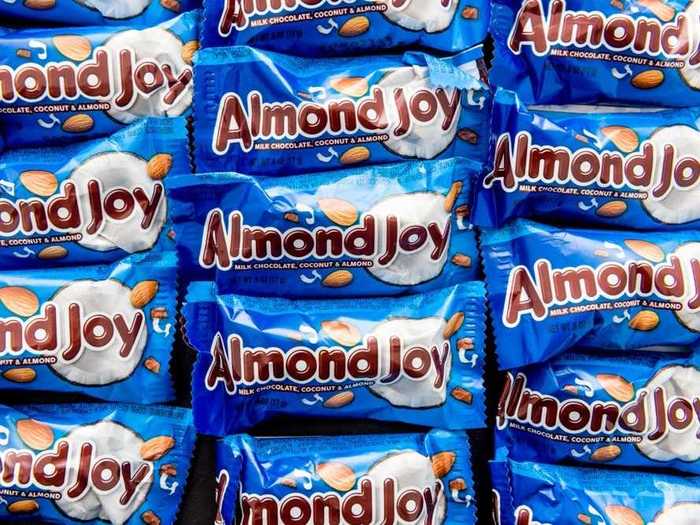 1948: Radio ads described Almond Joy as "indescribably delicious."